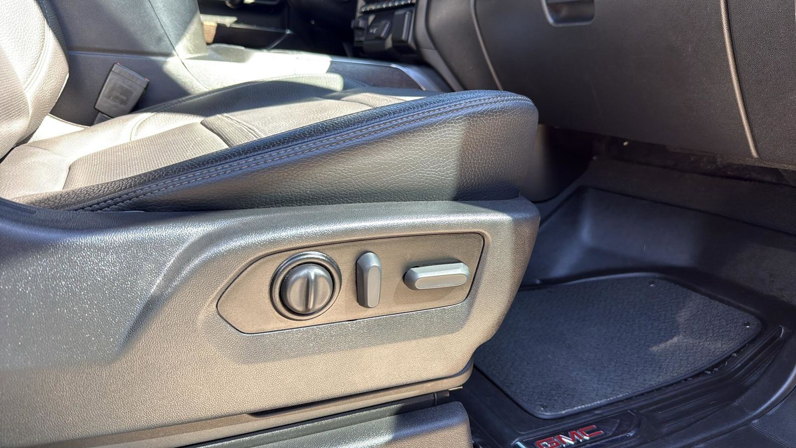 Used Car 2022 Gmc Sierra 2500hd  Denali For Sale Under $60,000 In Austin, Texas