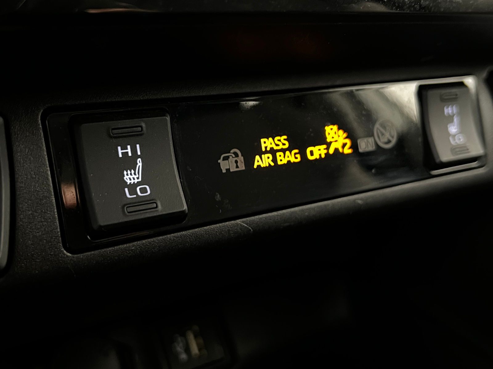 Thumbnail: 2025 Toyota RAV4 - 20