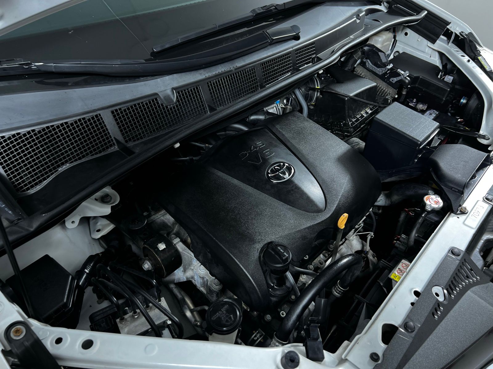 Thumbnail: 2020 Toyota Sienna - 10