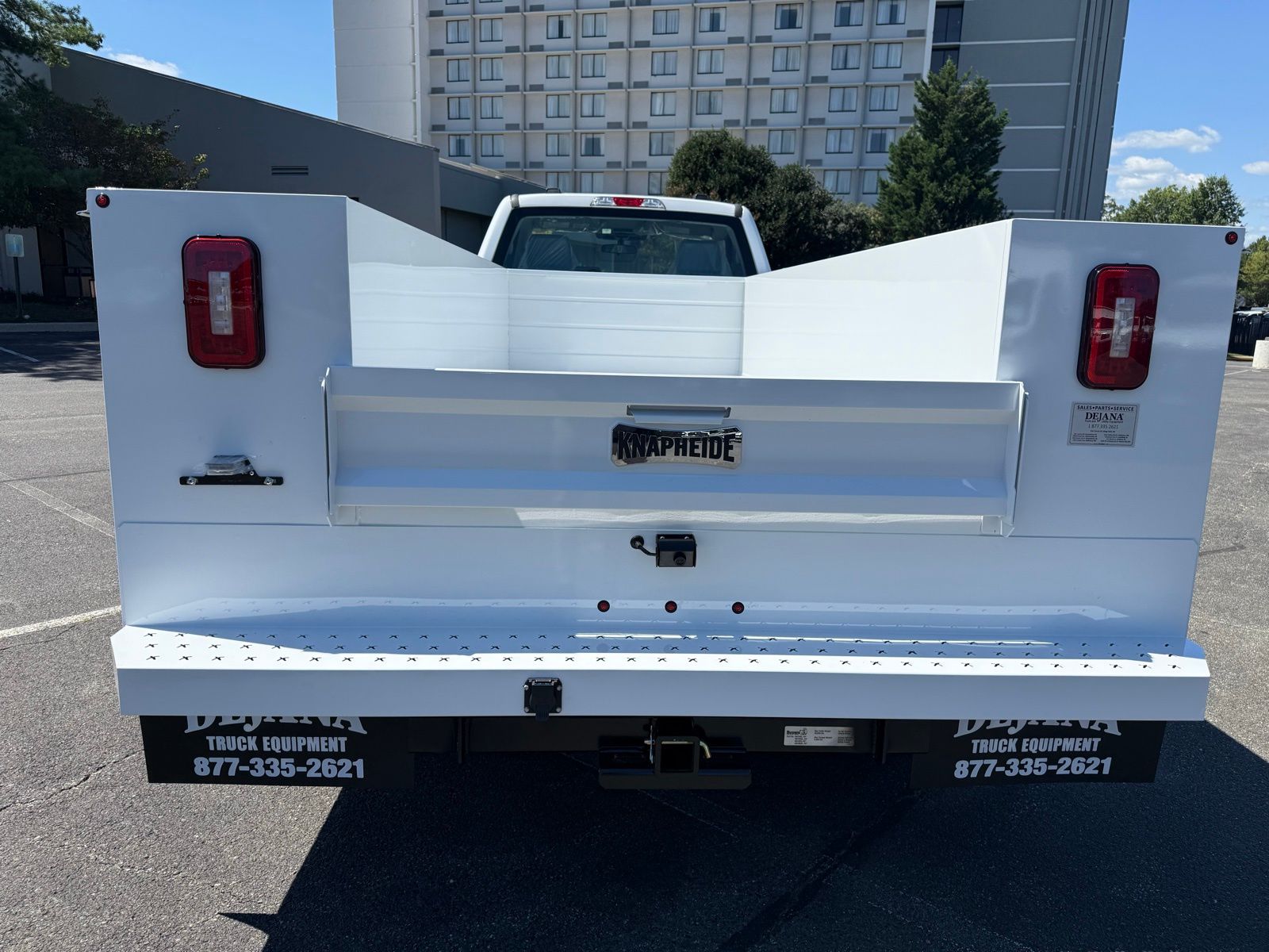 New 2025 Oxford White Ford XL image 8