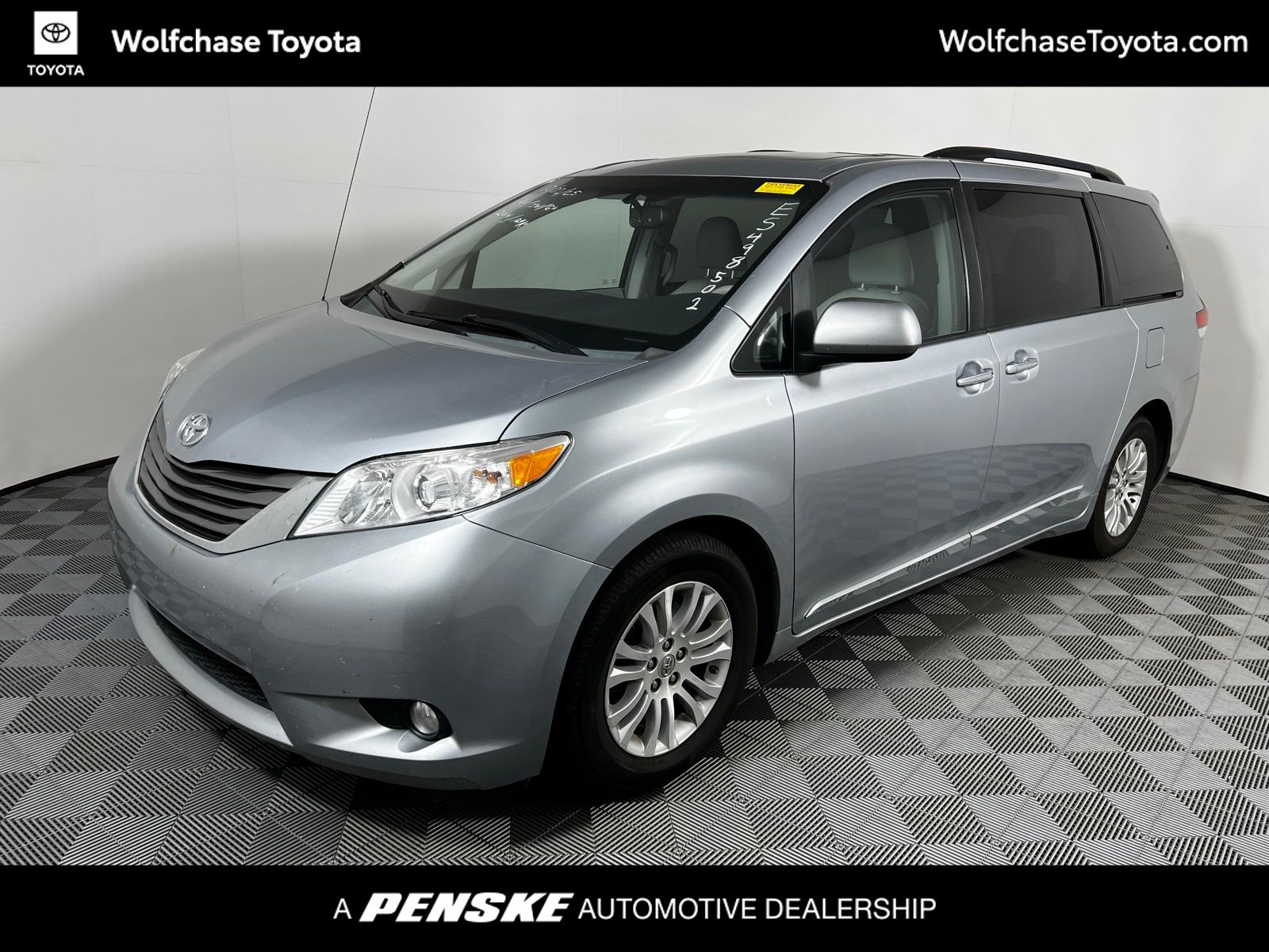 Thumbnail: 2014 Toyota Sienna - 1