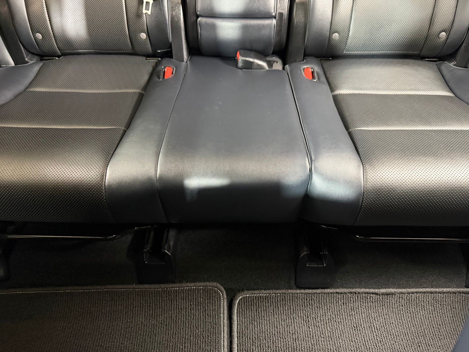 Used 2021  Lexus 350 image 33