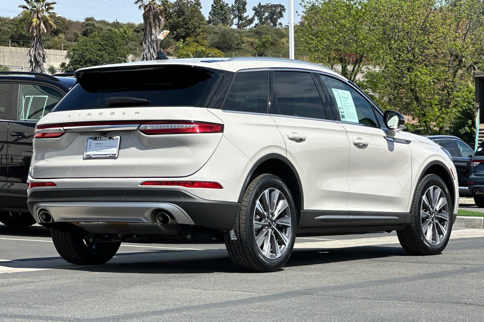 View vehicle photo 3