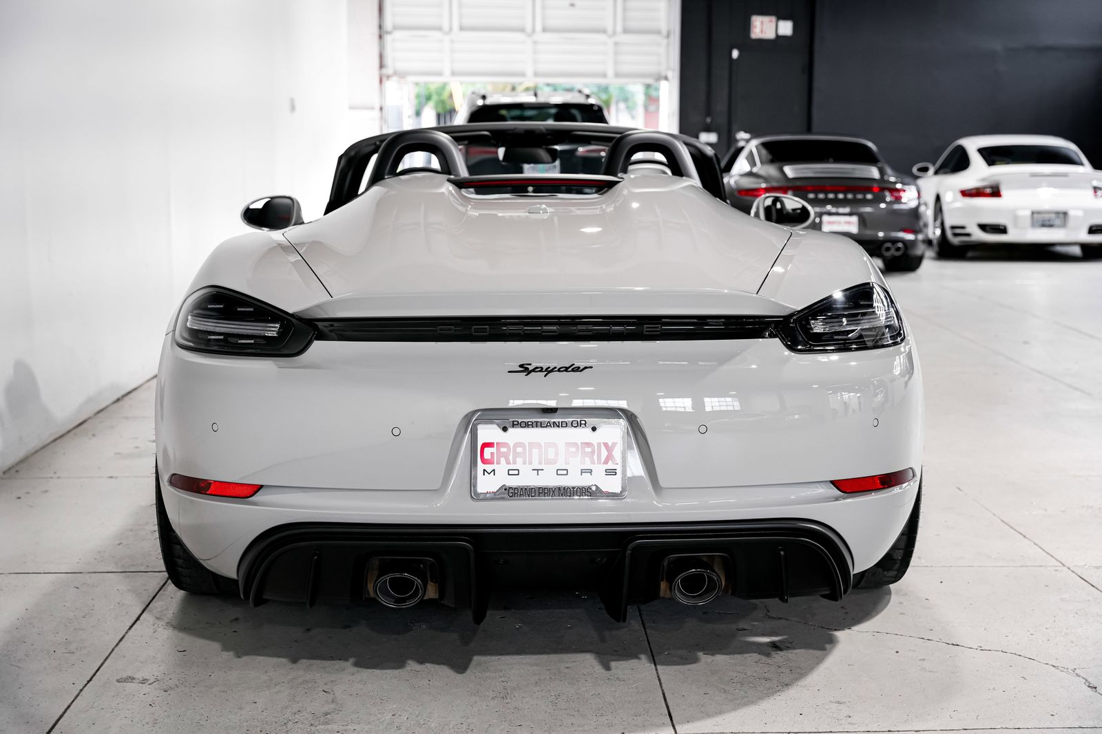 2022 Porsche 718 Spyder Base — photo 4