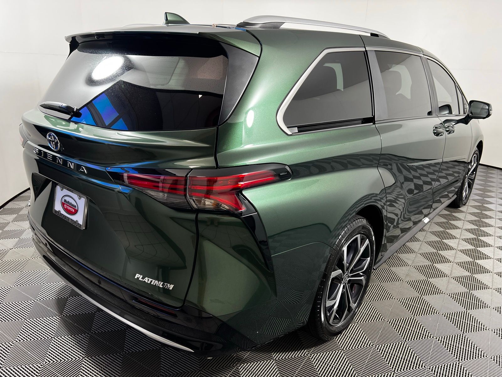 Thumbnail: 2025 Toyota Sienna - 5