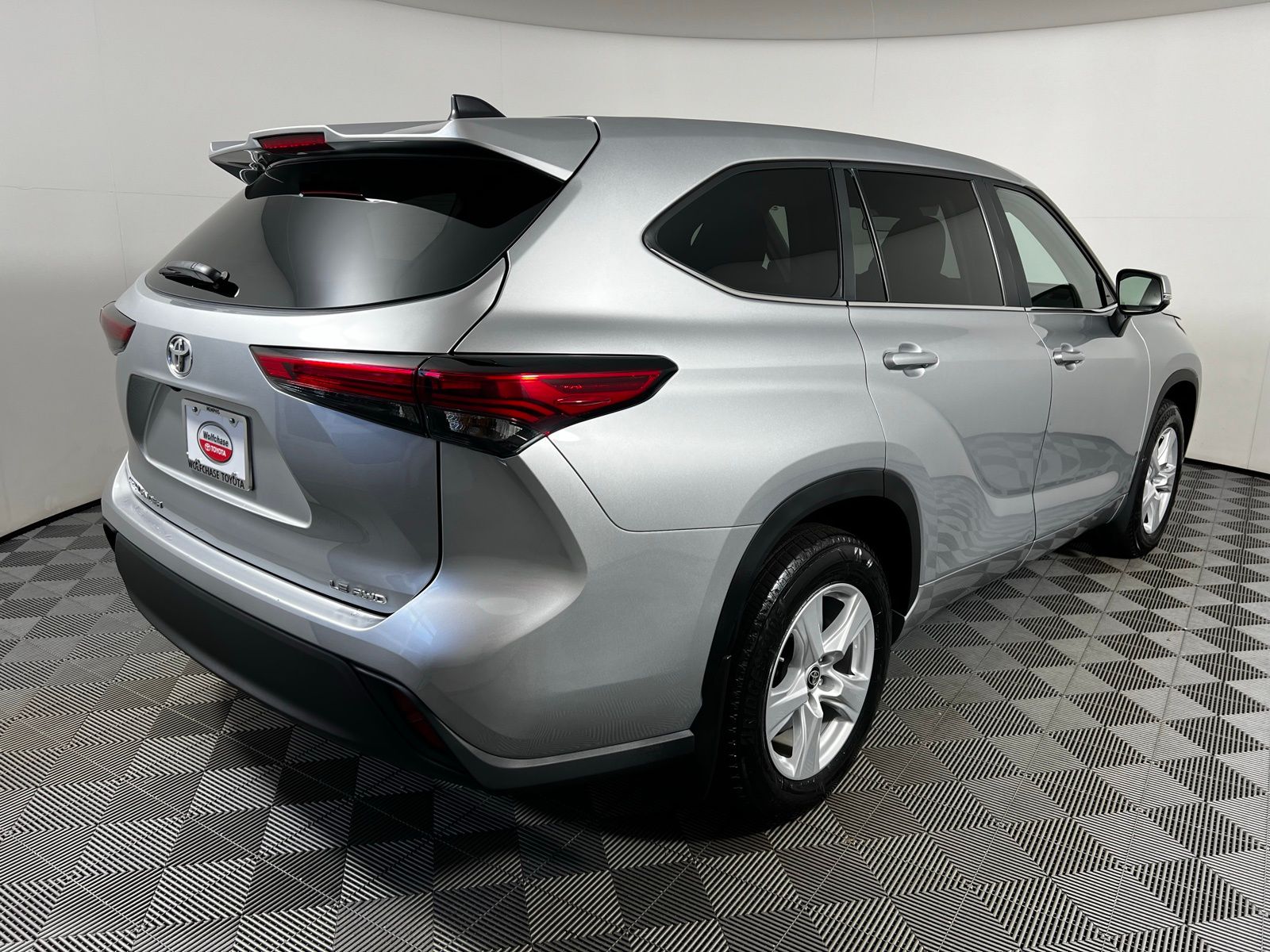 2023 Toyota Highlander LE 5