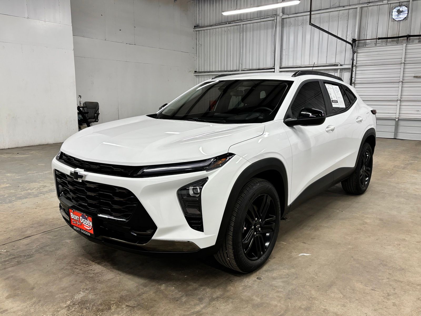 Used 2025 White Chevrolet ACTIV image 3