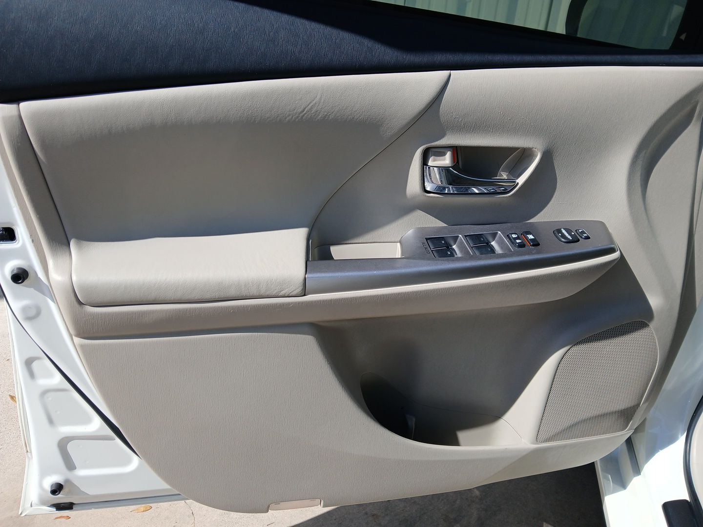 Used Car 2017 Toyota Prius V  For Sale Under $20,000 In Austin, Texas