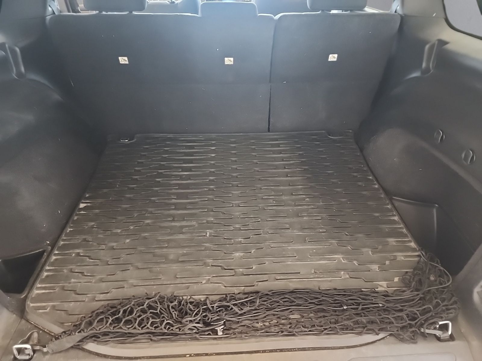 Used 2014 Granite Crystal Clearcoat Metallic Jeep Laredo image 24