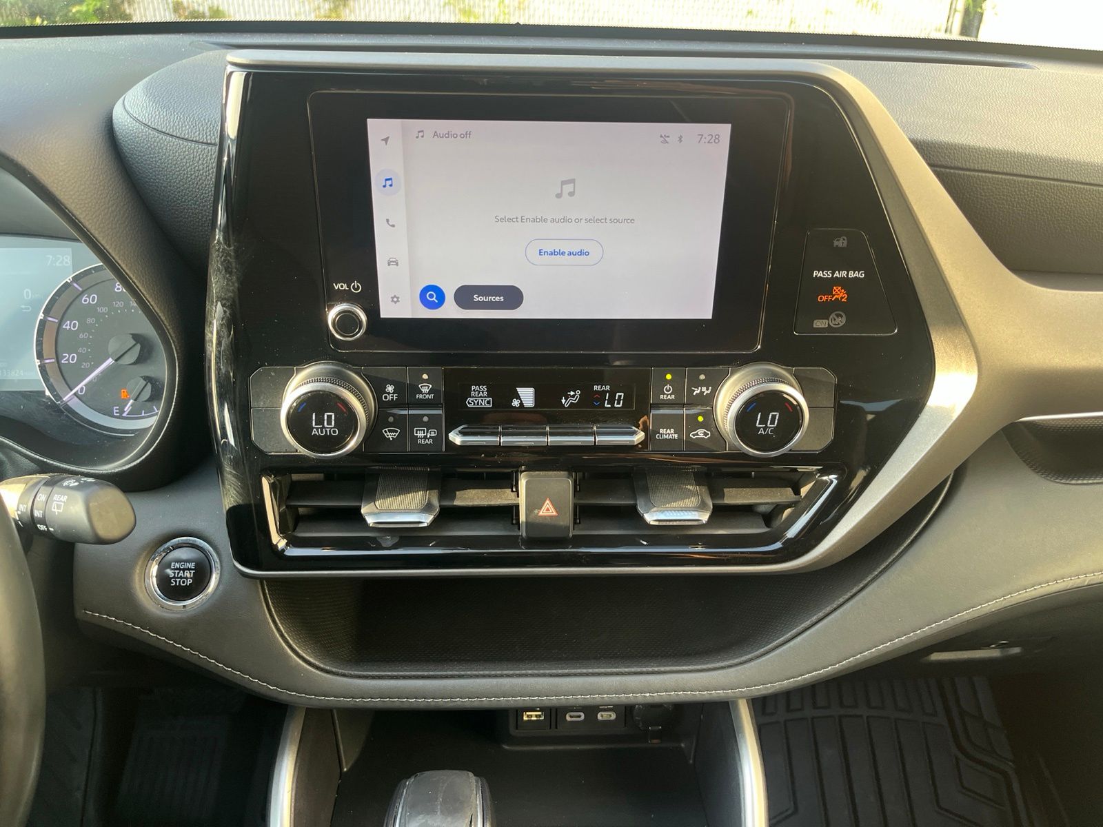 Used Car 2023 Toyota Highlander  Le For Sale Under $30,000 In Austin, Texas