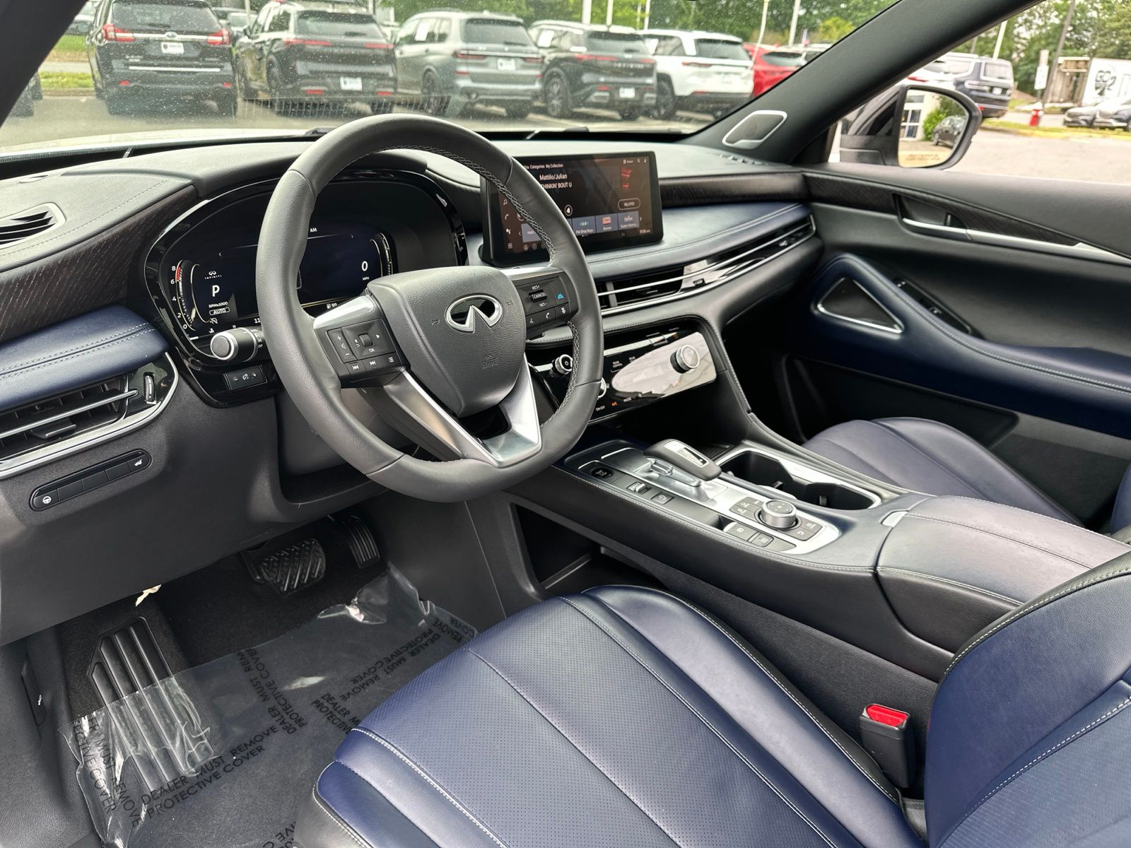 Used 2026 White INFINITI SPORT image 33