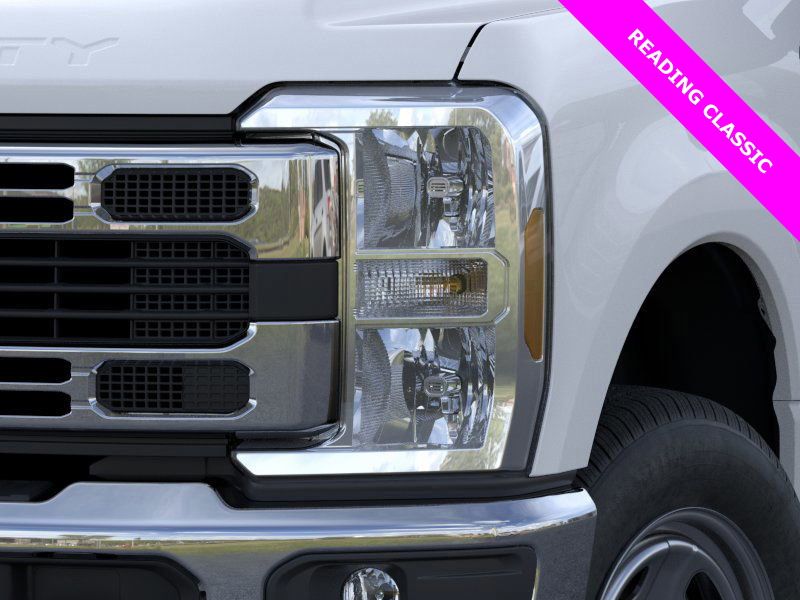New 2025 Oxford White Ford XL image 19
