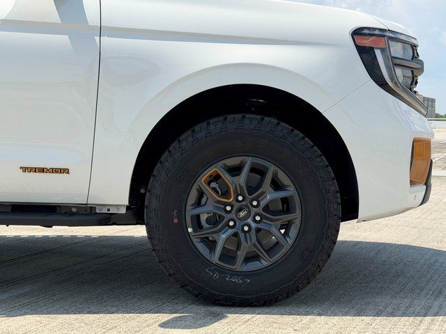 New 2026 Star White Metallic Tri-Coat Ford Tremor image 4