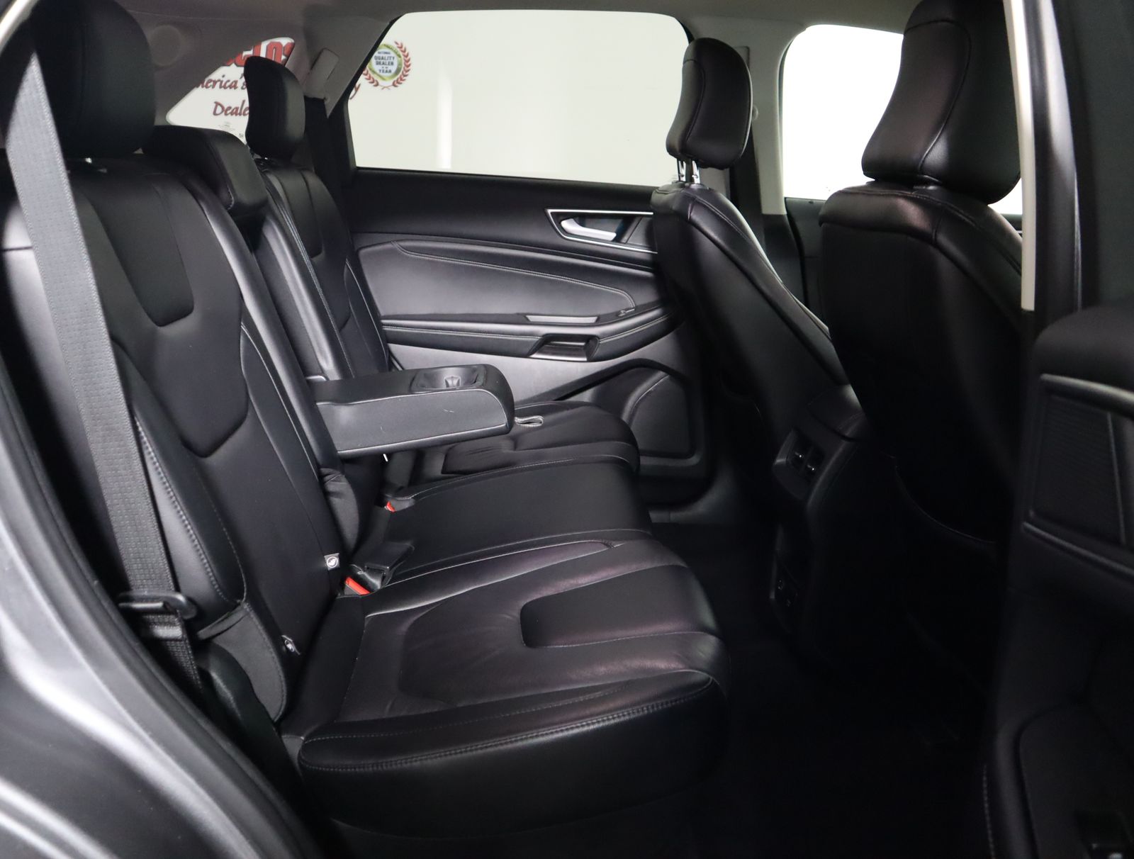 2022 Ford Edge Titanium photo