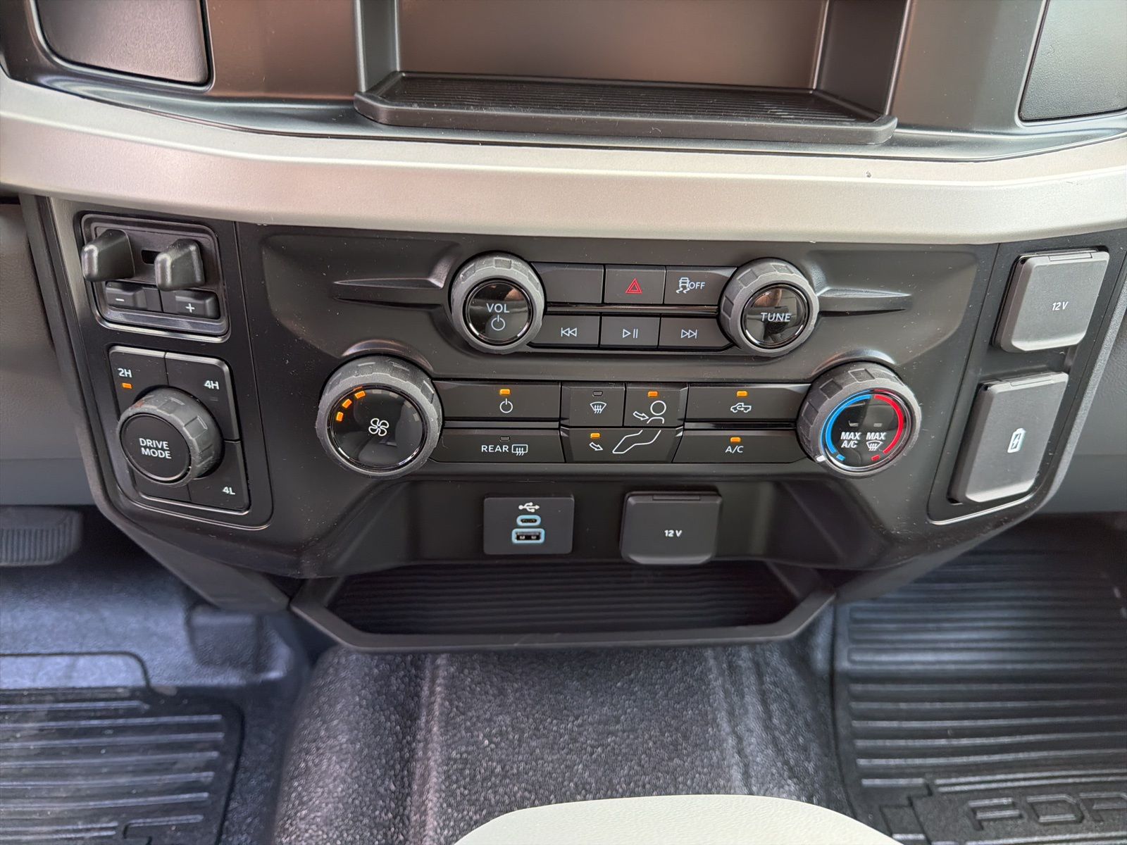 2026 Ford F-350 Super Duty Chassis Cab XL - Photo 14
