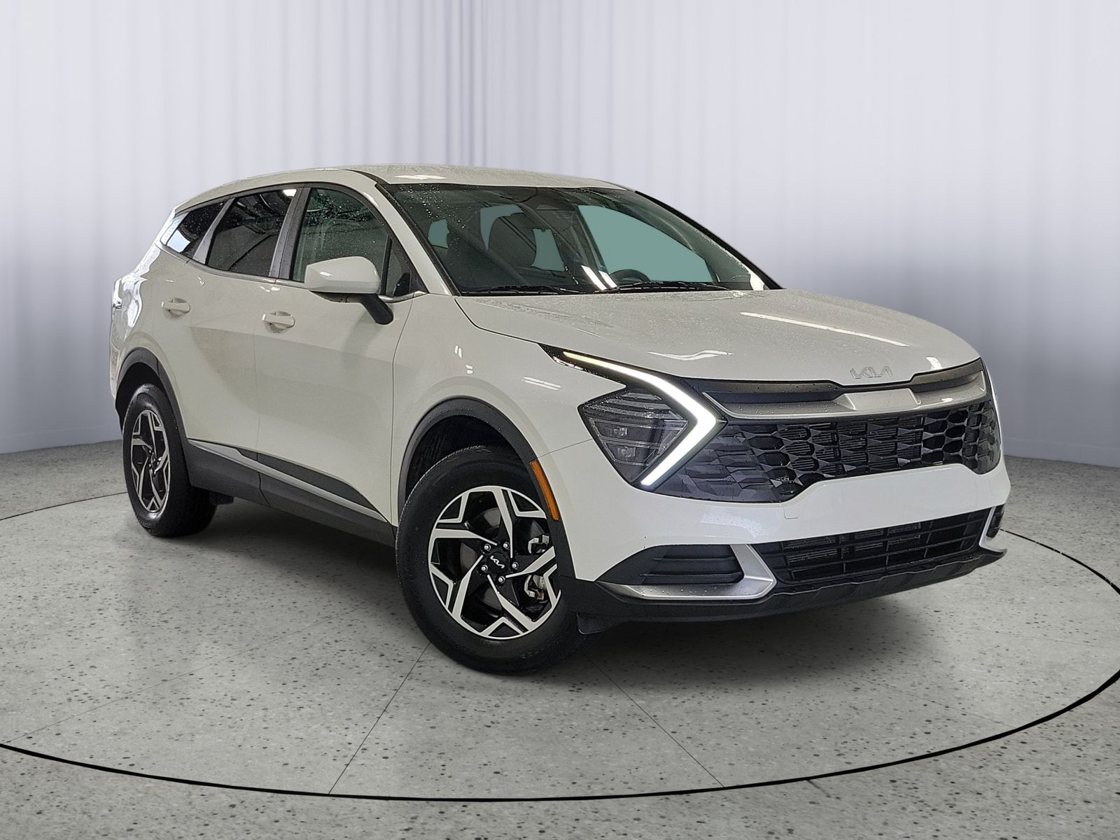 Snow White Pearl 2025 Kia Sportage SUV / Crossover All-Wheel Drive 8-Speed Automatic