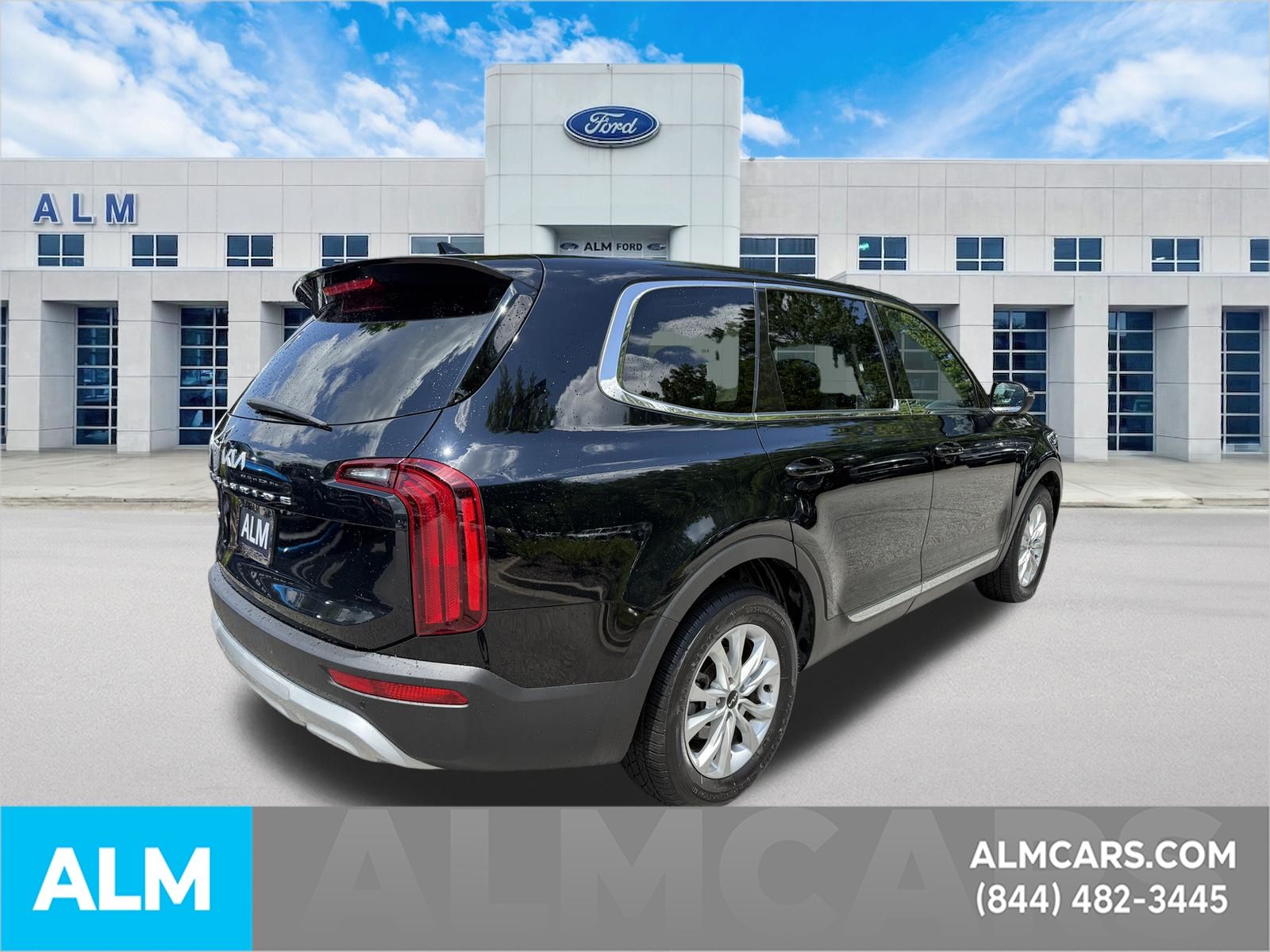 Used 2022 Black Kia LX image 5