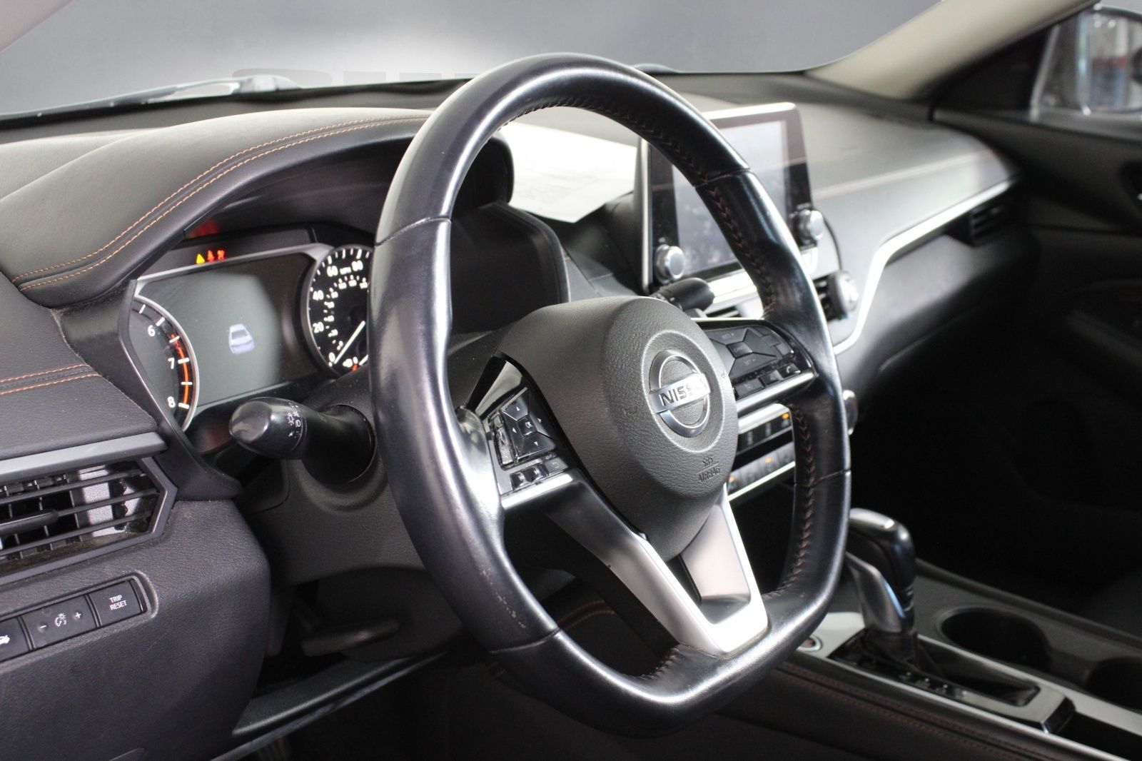Used 2019 Black Nissan 2.5 SR image 3