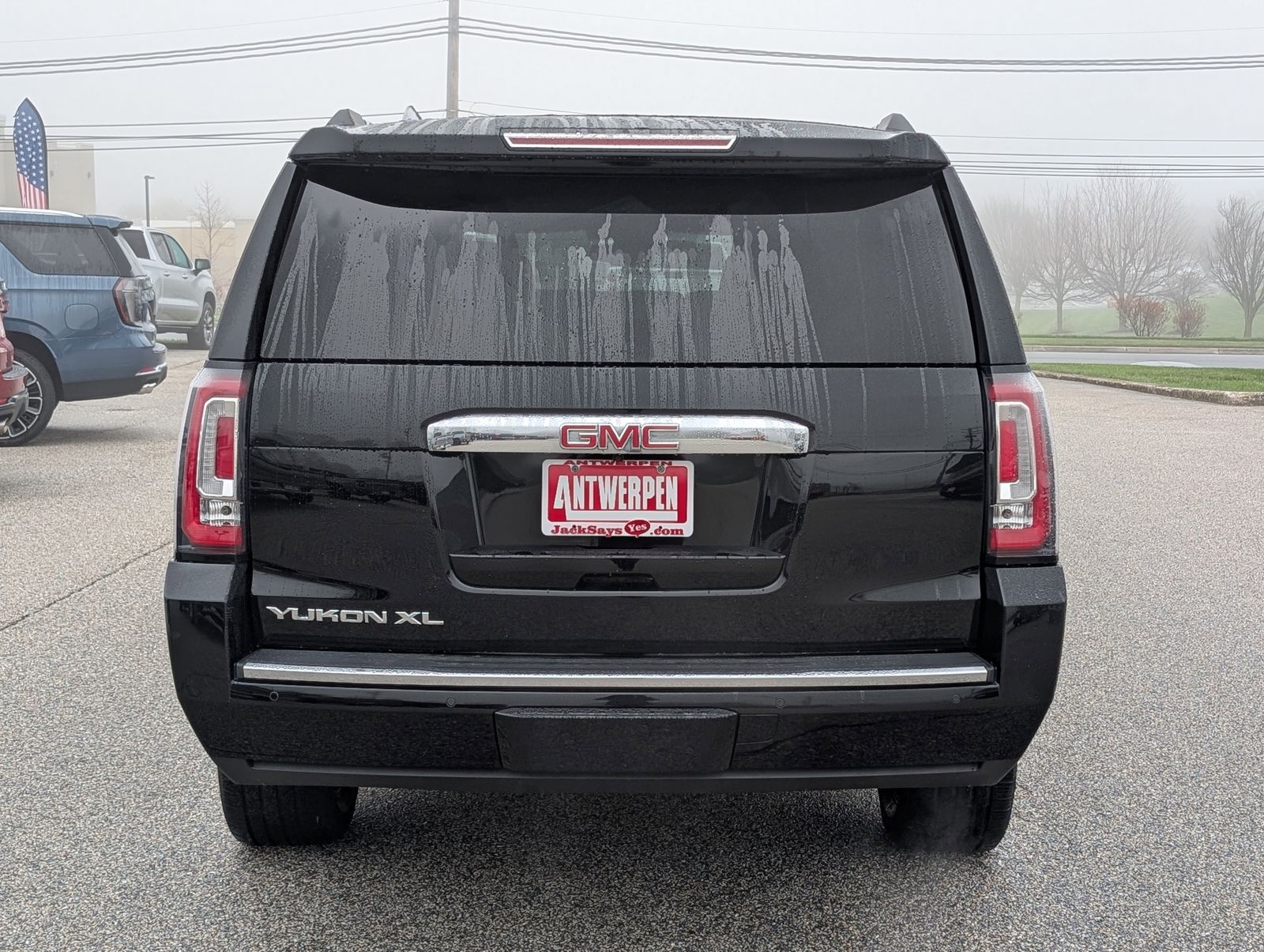 View vehicle photo 4