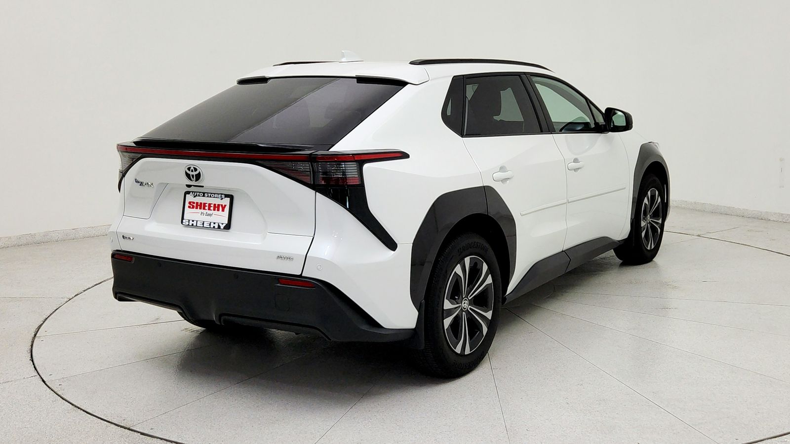 Used 2025 Beige Toyota XLE image 6
