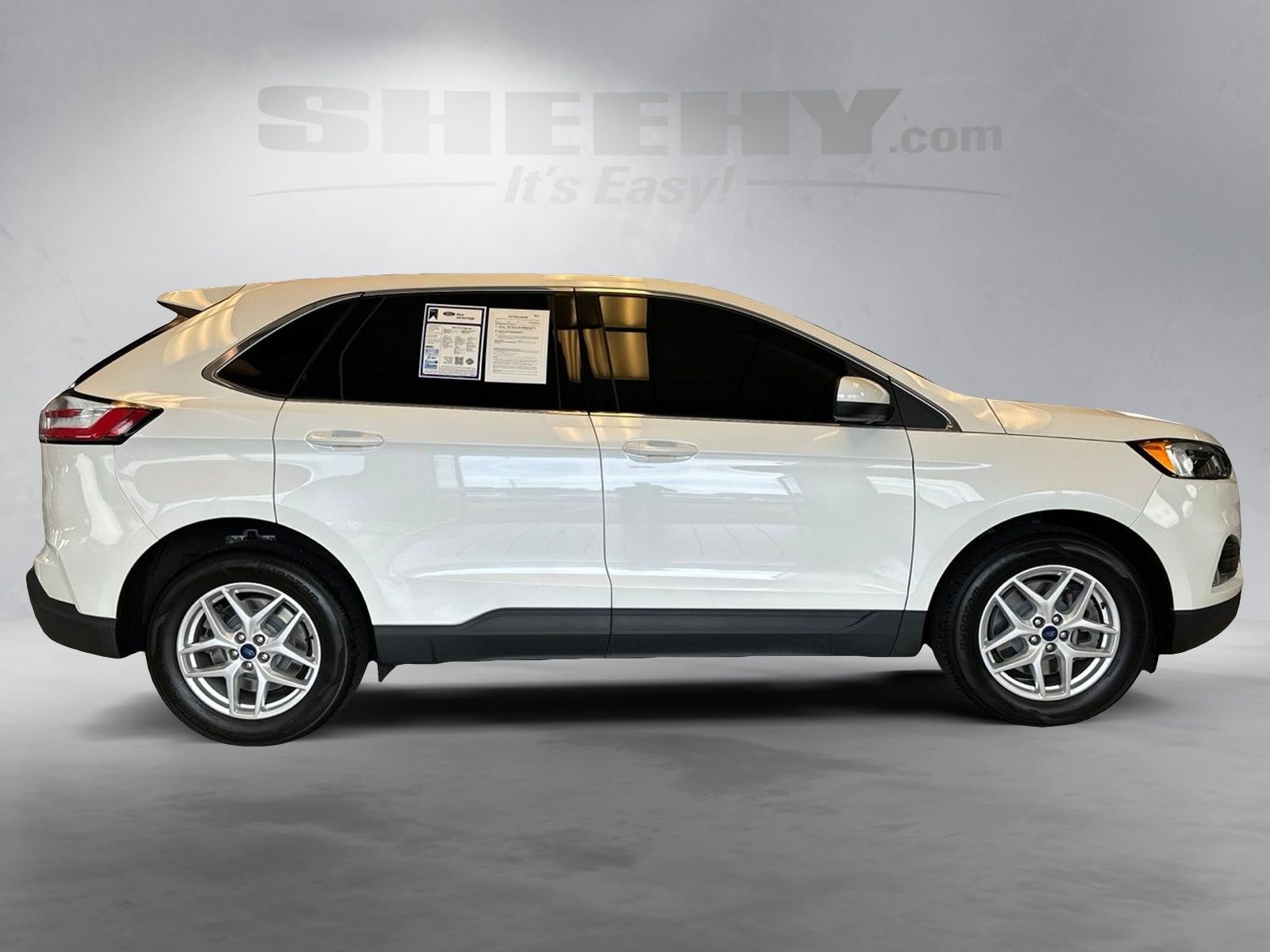 Certified Used 2022 Star White Ford SEL image 10