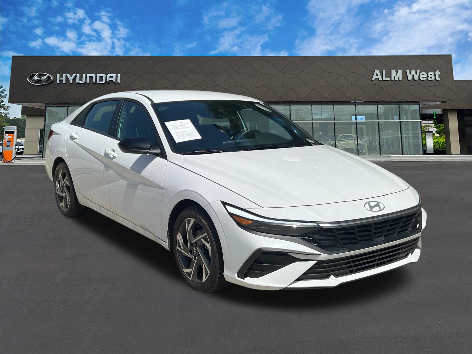 Used 2025 White Hyundai SEL Sport image 3