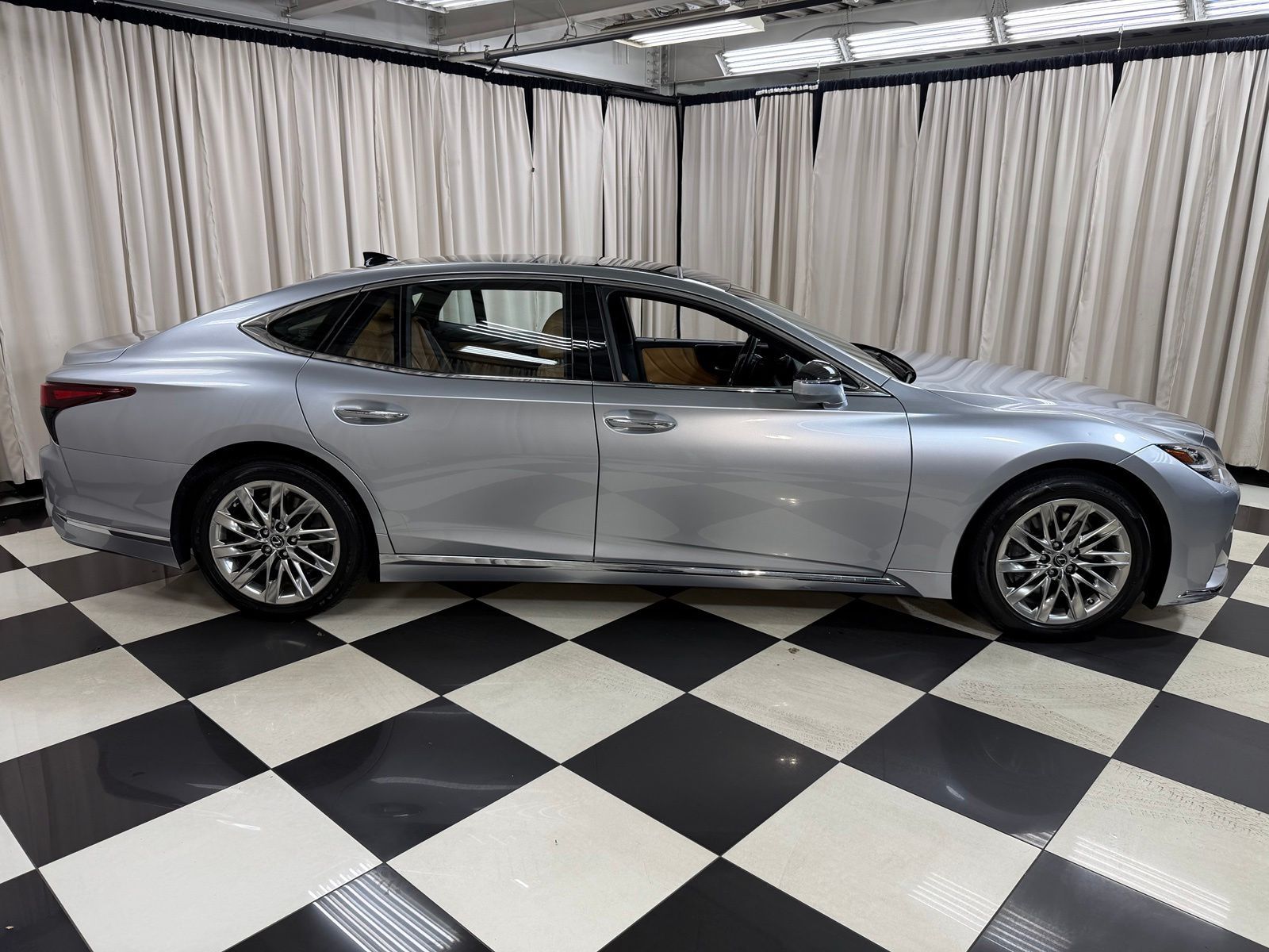 Used 2021 Silver Lexus 500 AWD image 8