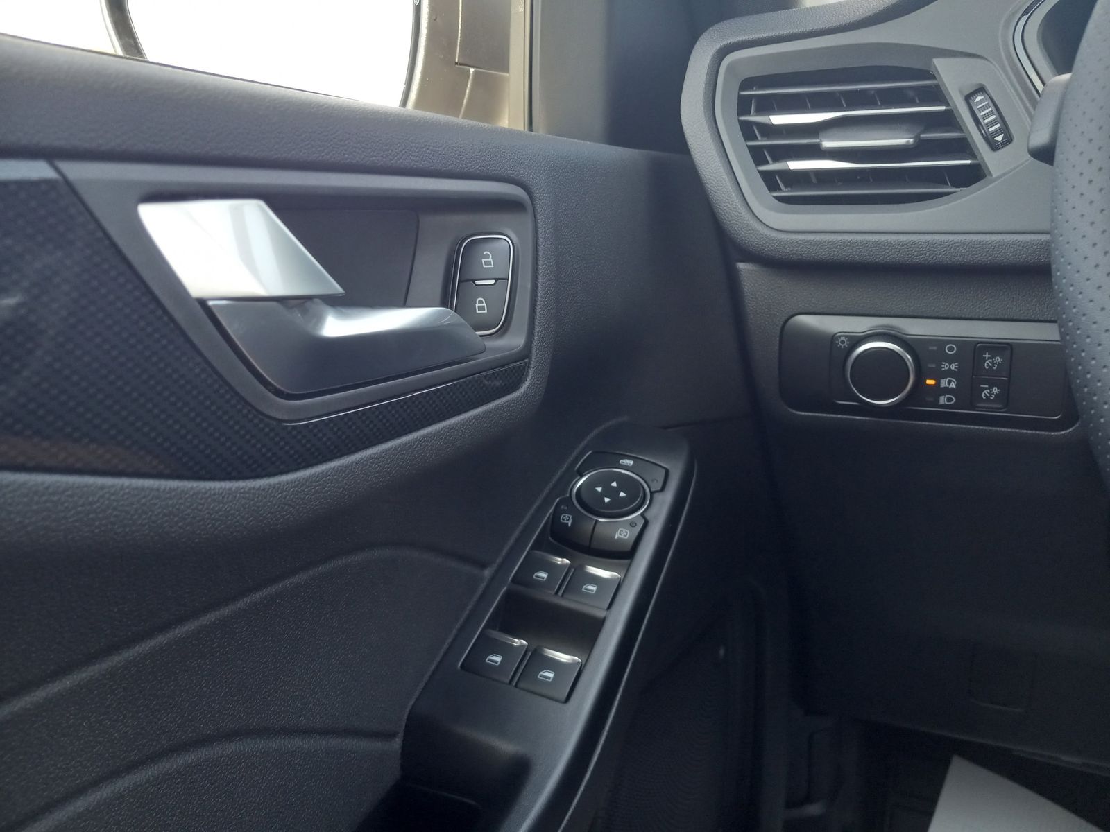 2026 Ford Escape image 25
