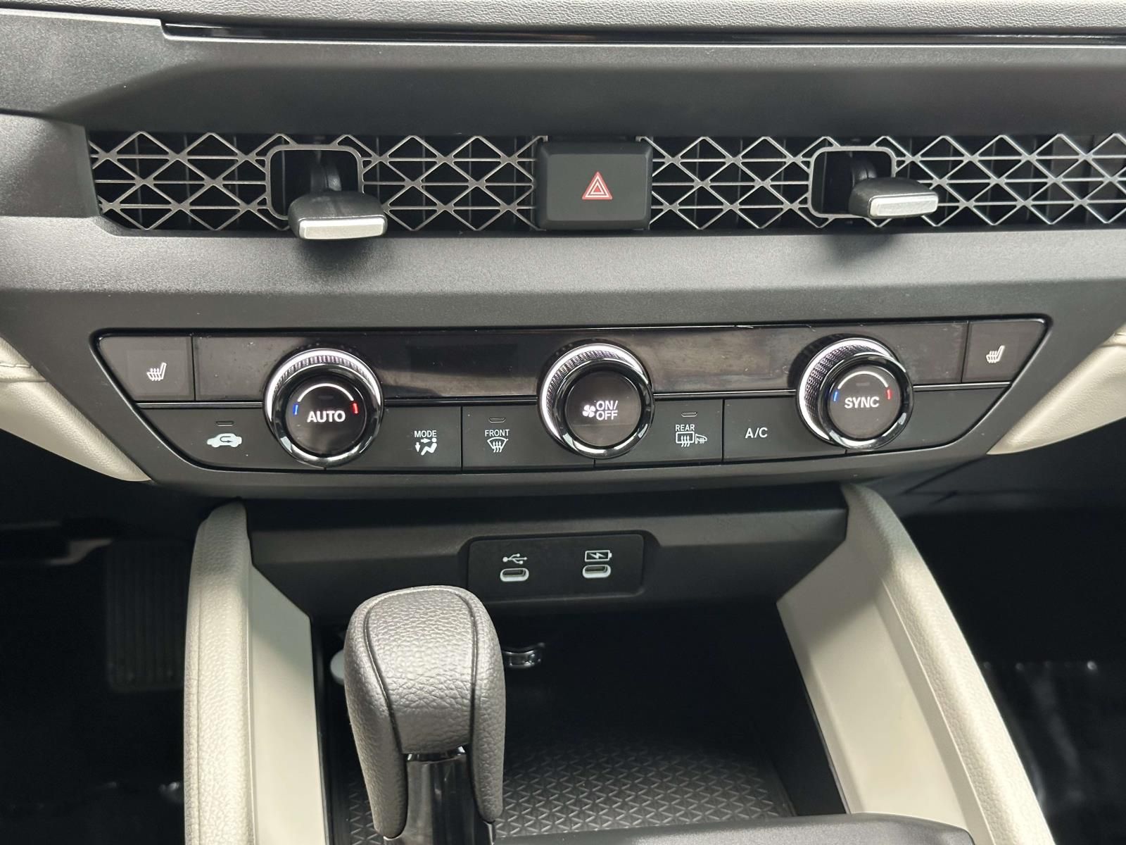 Used 2025 Red Honda SE image 11