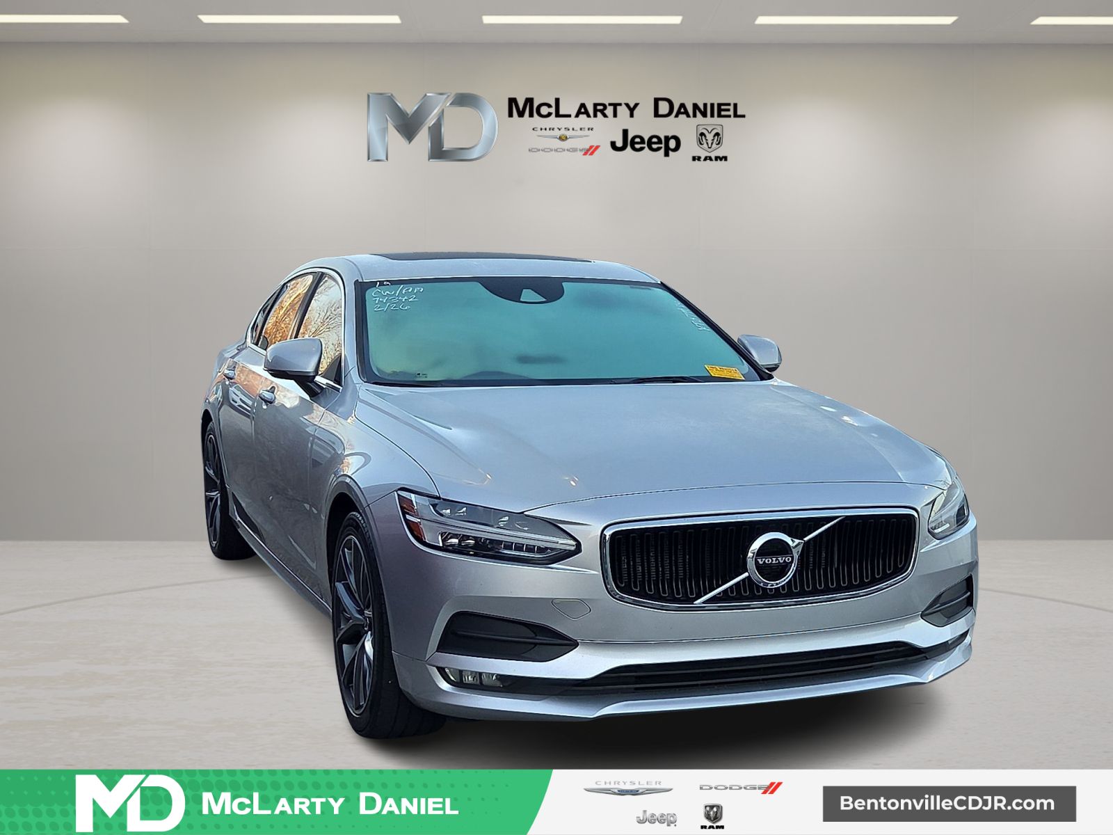 2019 Volvo S90 T6 Momentum AWD