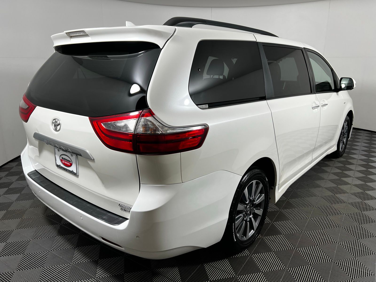 Thumbnail: 2020 Toyota Sienna - 5