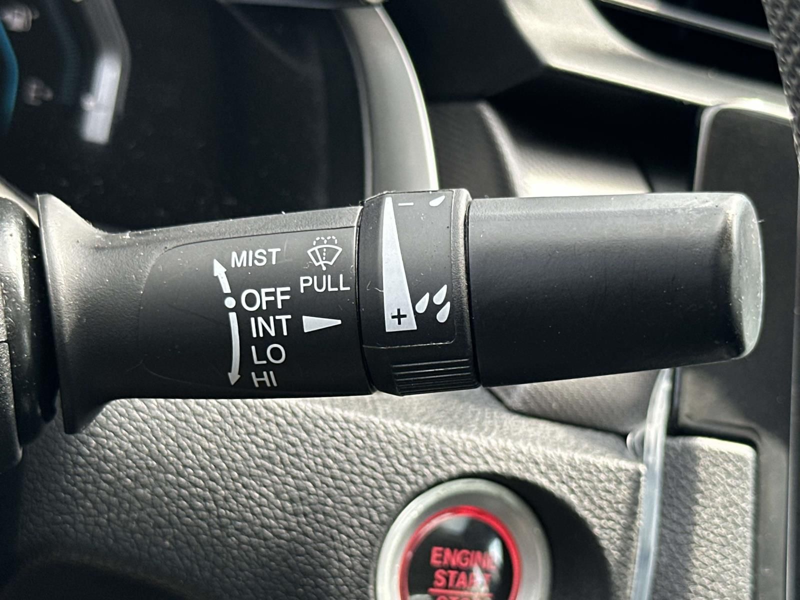 Used 2017  Honda EX image 30