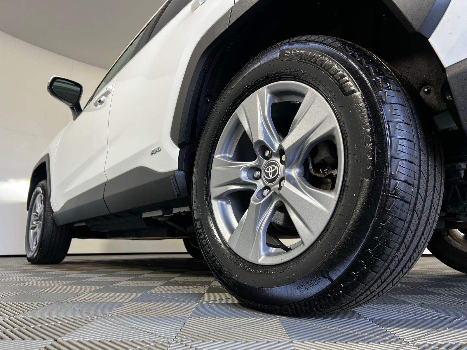 Thumbnail: 2025 Toyota RAV4 - 25
