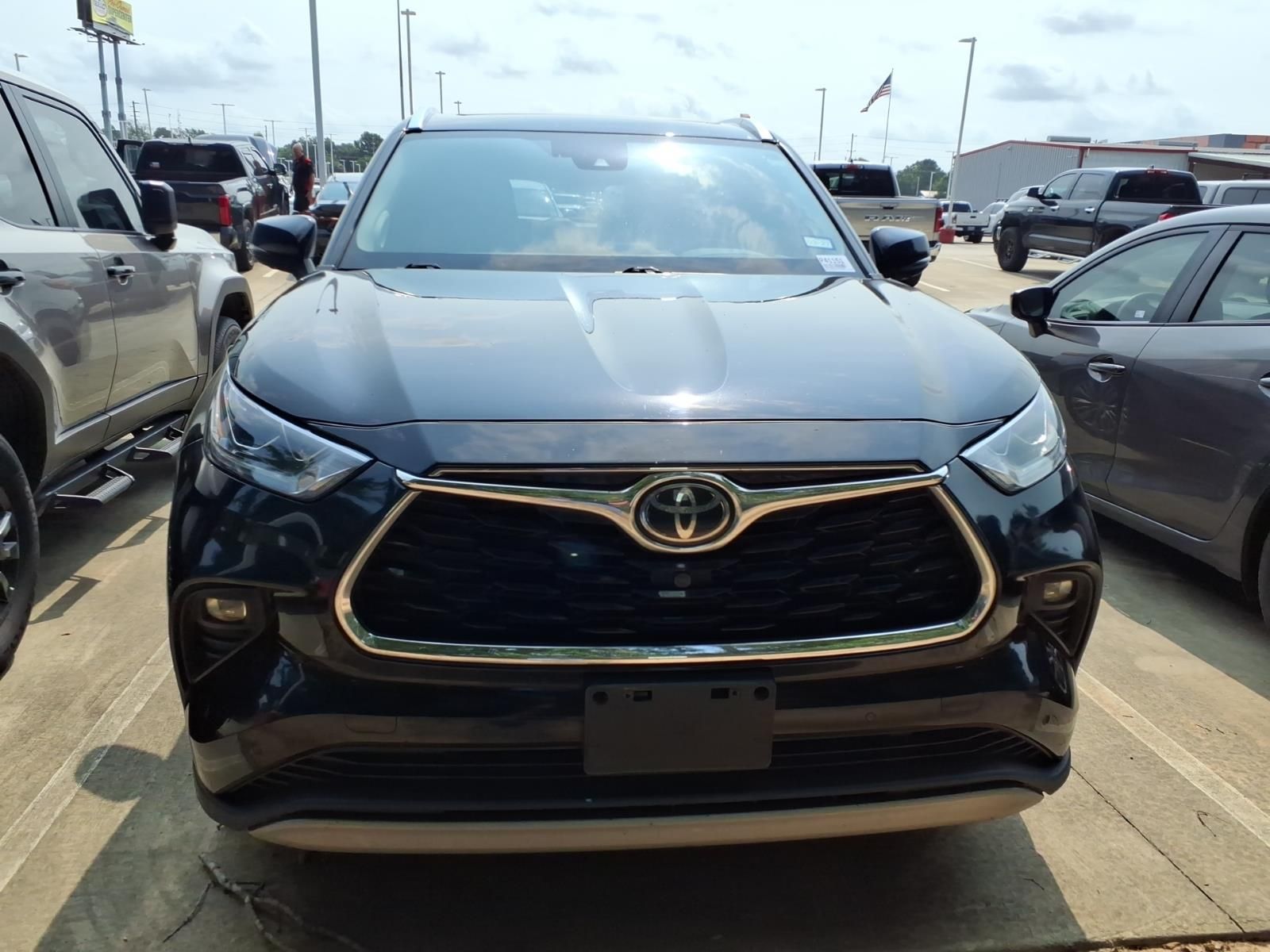 2020 Toyota Highlander Platinum Black at EAG Ford Navasota