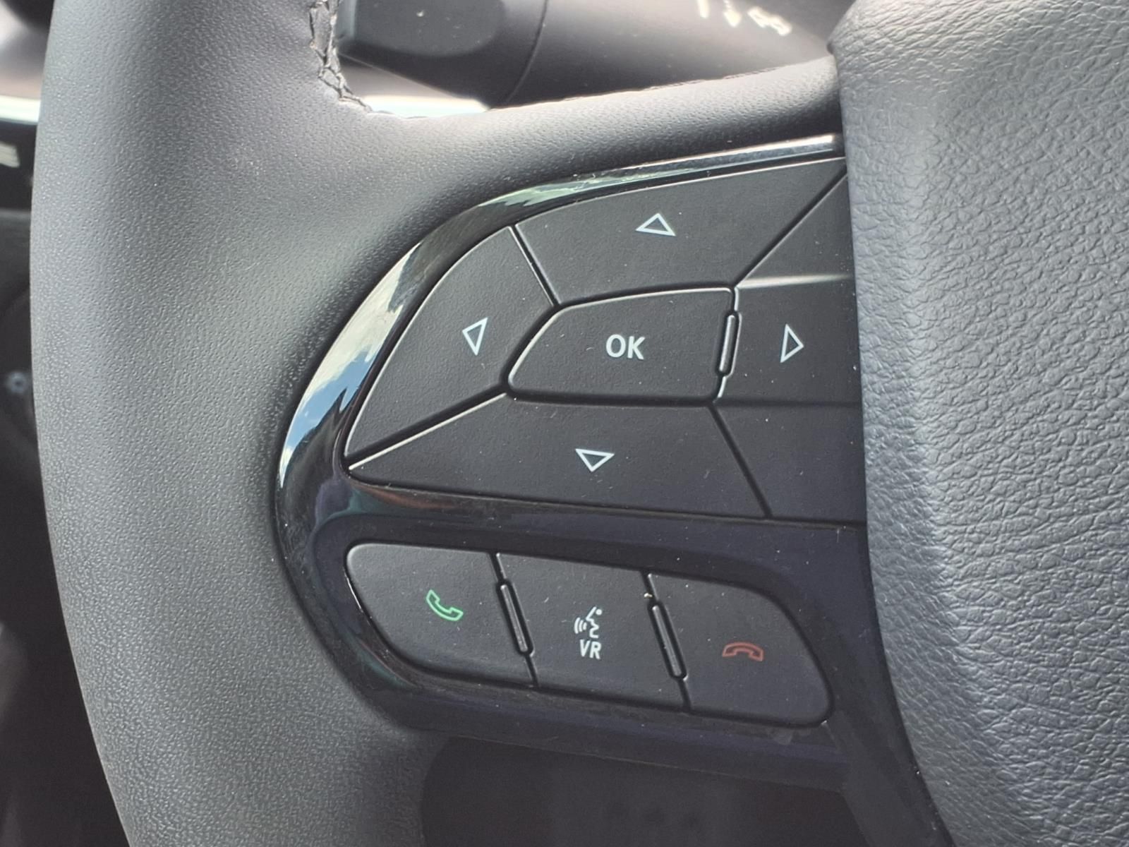 2023 Jeep Cherokee Altitude White at Emmons Autoplex
