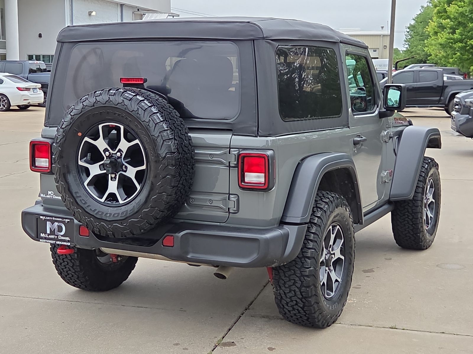 View vehicle photo 5