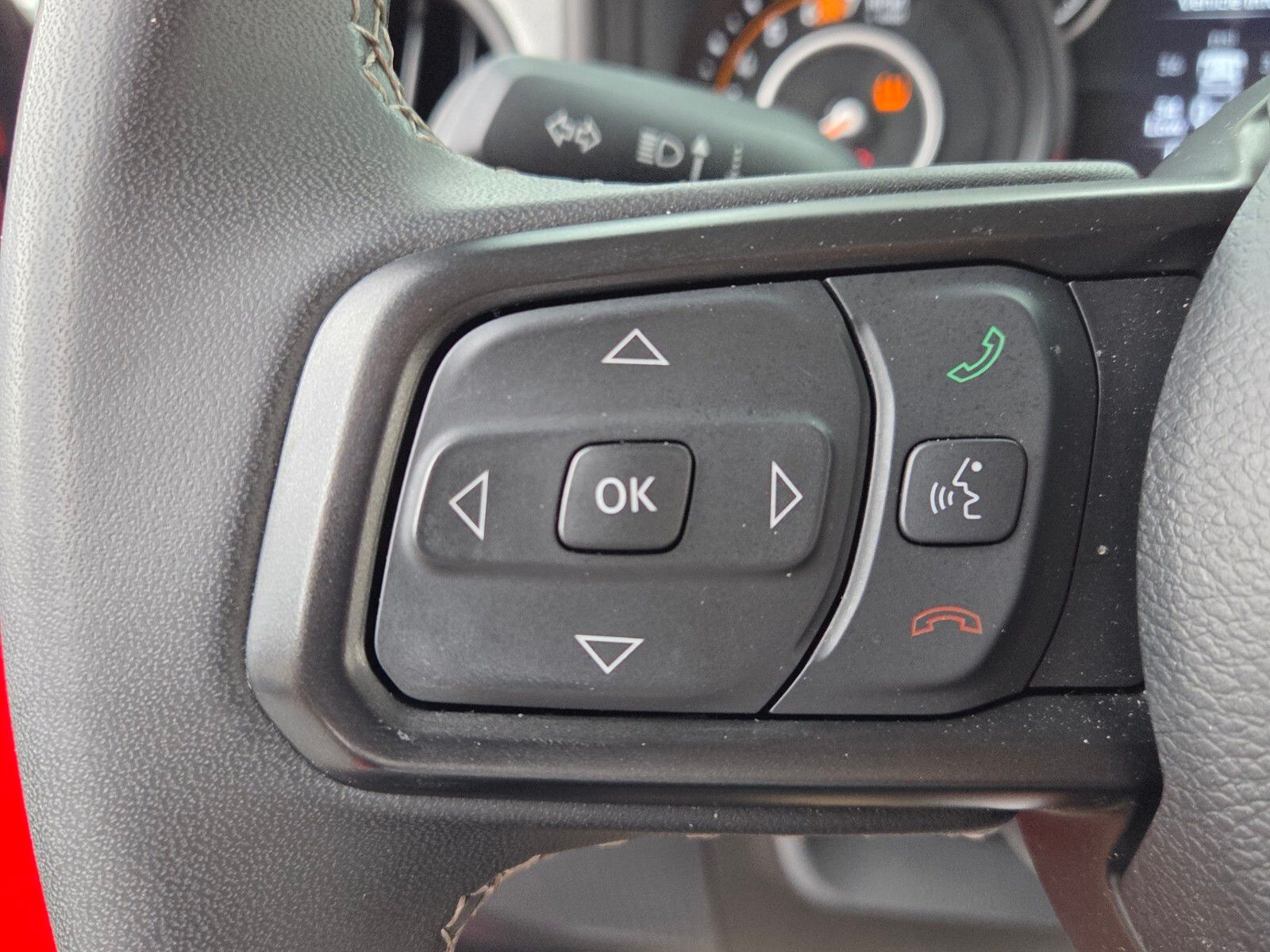 Used 2025 Red Jeep Sport S image 25