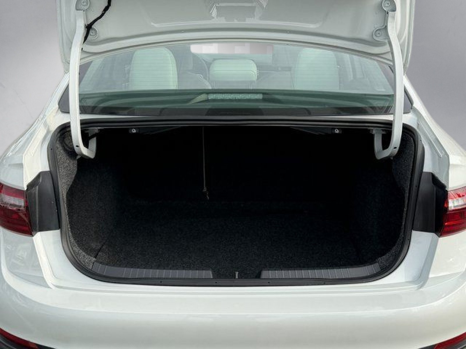 Used 2026 White Volkswagen 1.5T SE image 26