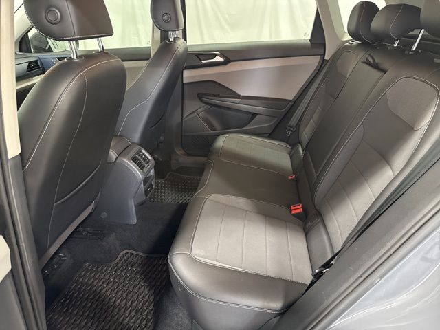 Used Car 2022 Volkswagen Taos  1.5t Se For Sale Under $20,000 In Austin, Texas