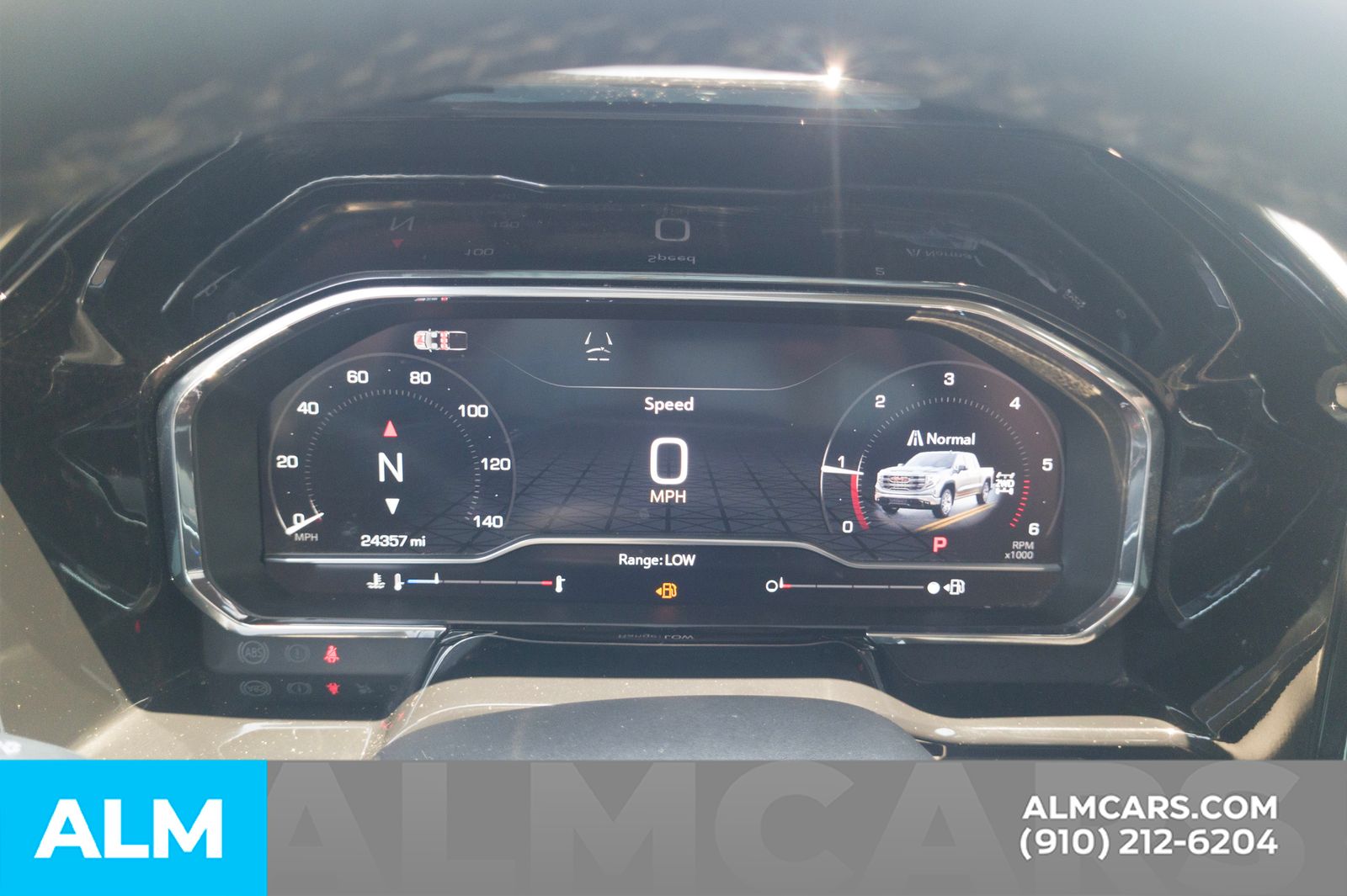 Used 2025 Sterling Metallic GMC Elevation image 31