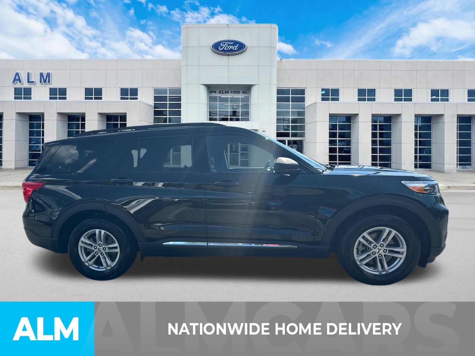 Used 2024 Black Ford XLT image 4