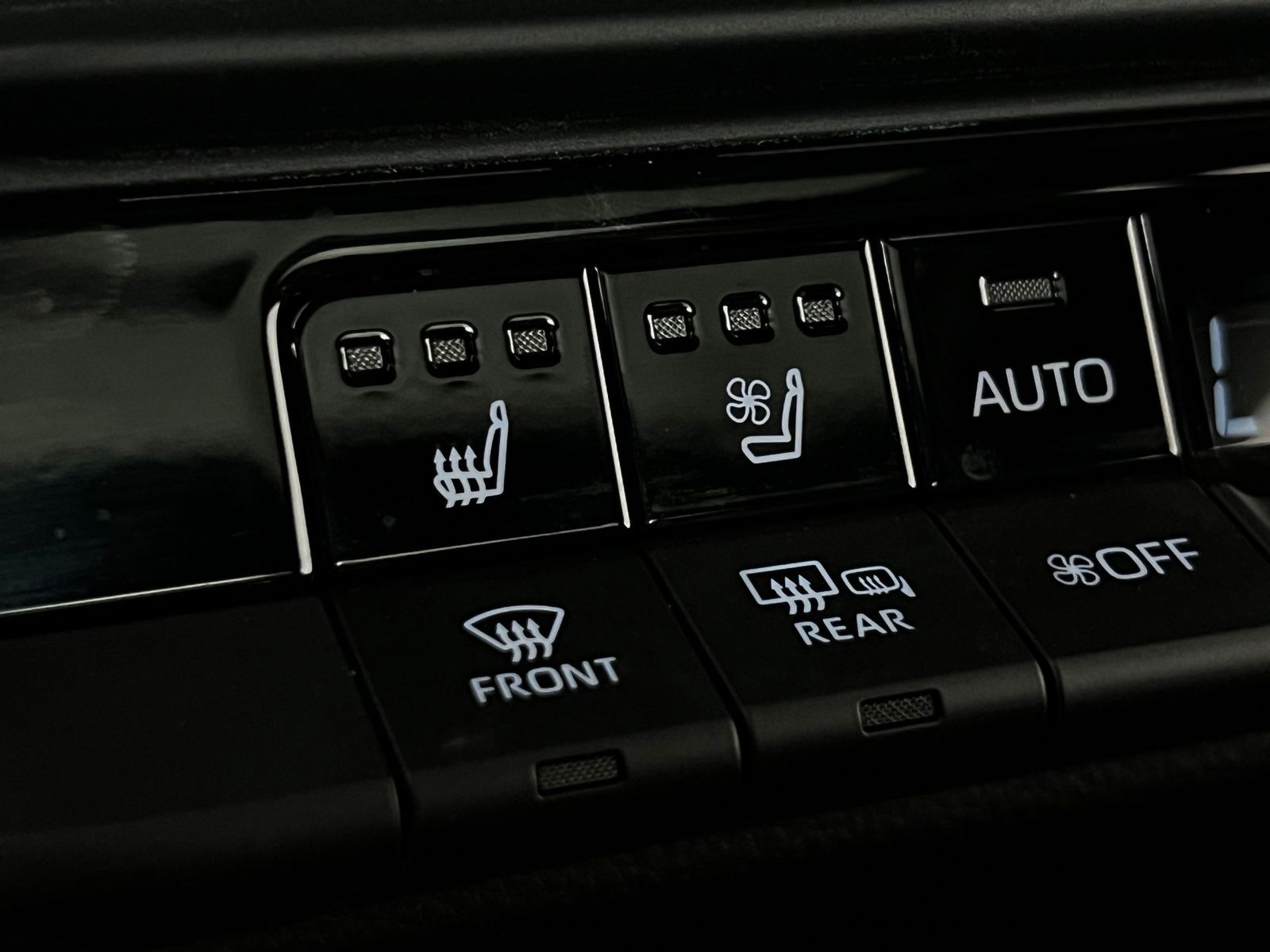 Thumbnail: 2025 Toyota Crown - 21