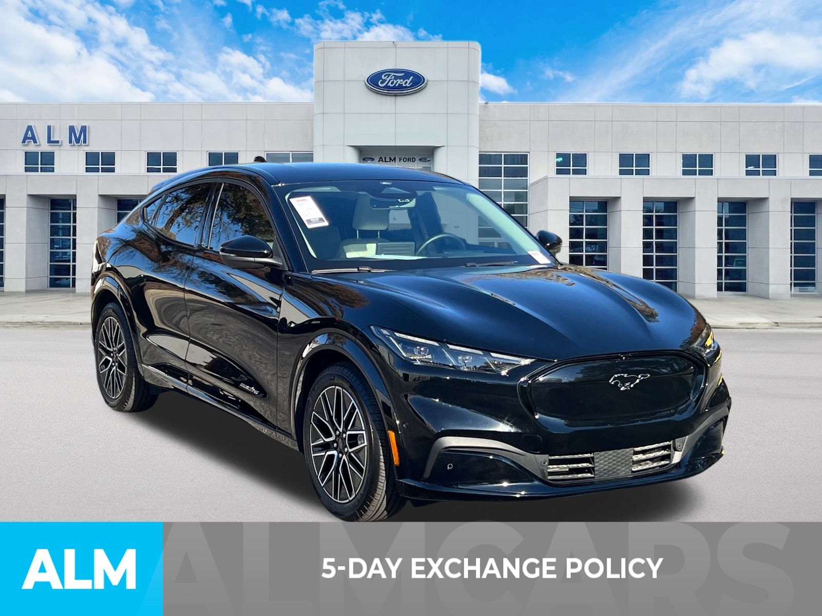 2024 Ford Mustang Mach-E Premium photo 3