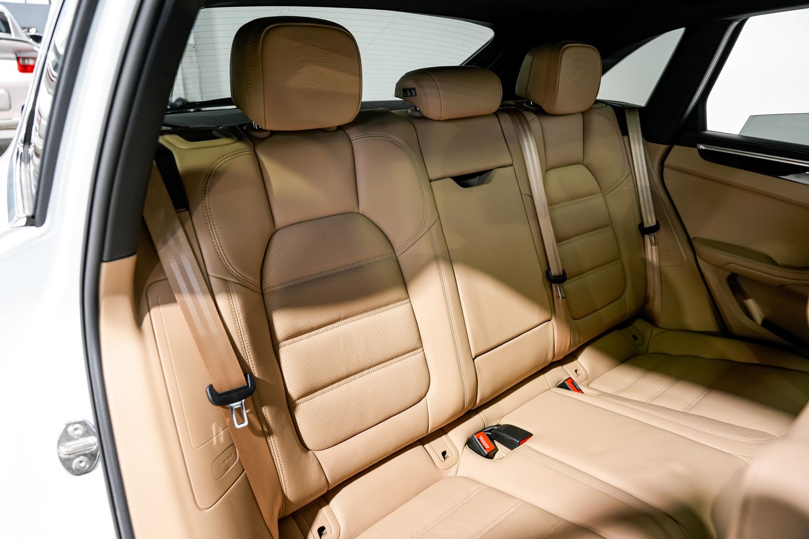 2023 Porsche Macan S — photo 36