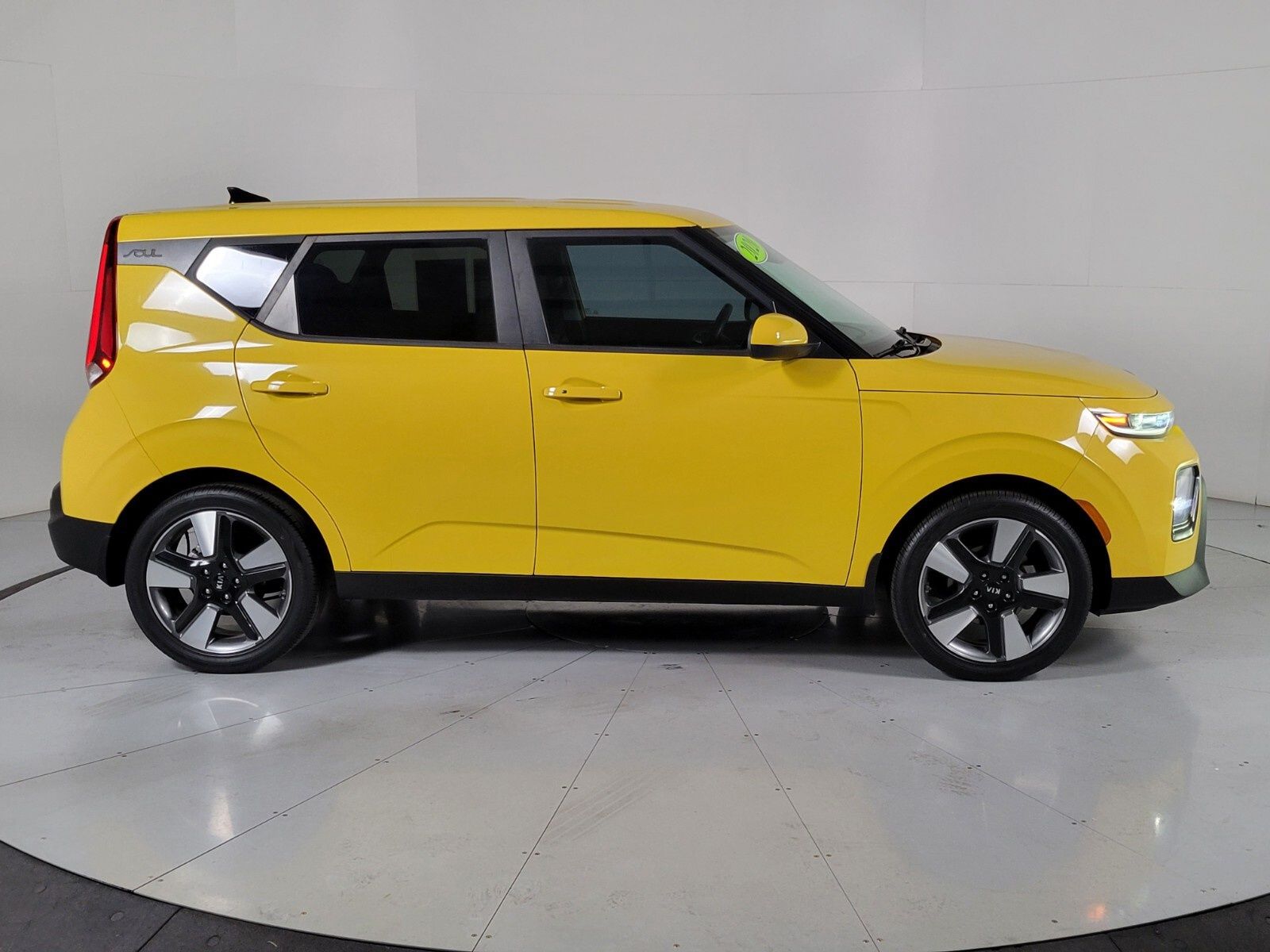 2020 Kia Soul EX 3