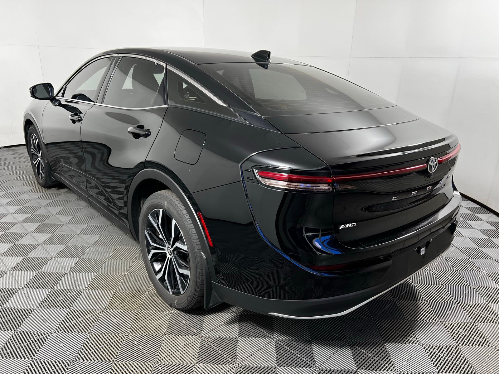 Thumbnail: 2023 Toyota Crown - 7