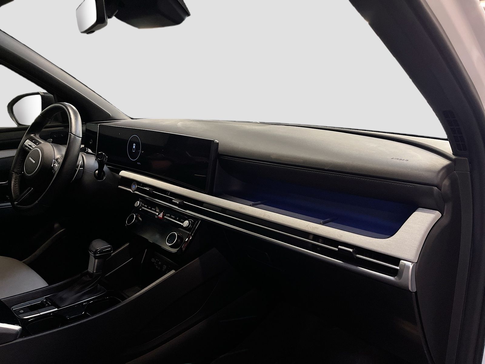 Used 2025 White Hyundai Limited image 31