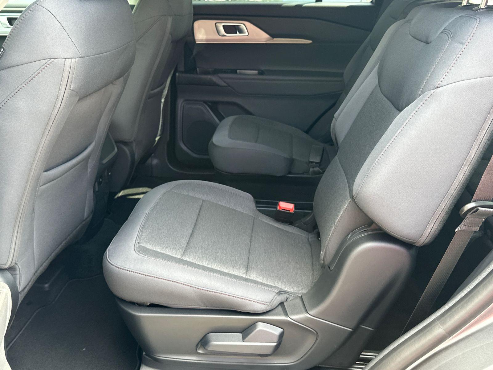 New 2026 Carbonized Gray Metallic Ford Active image 22