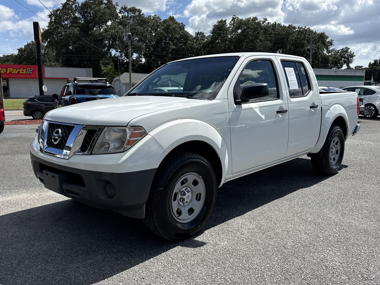 Glacier White 2013 Nissan Frontier Pickup Truck 4X2 5-Speed Automatic Overdrive