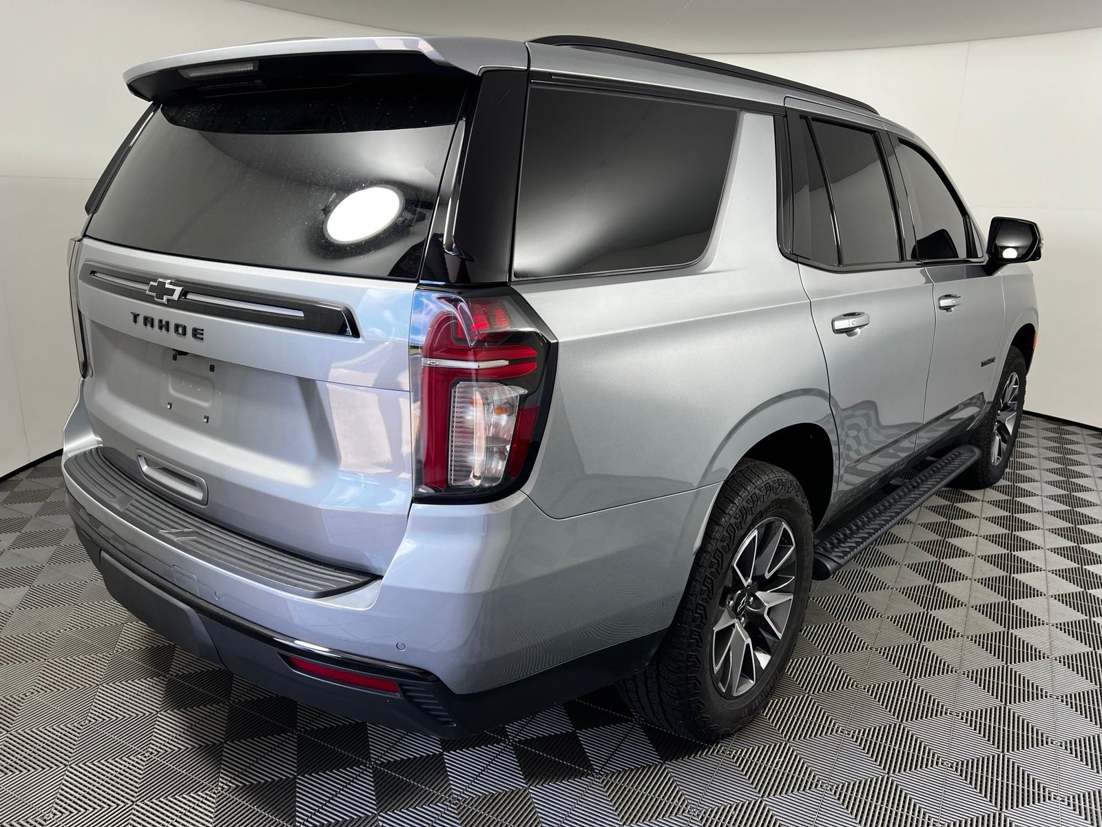 Thumbnail: 2024 Chevrolet Tahoe - 5